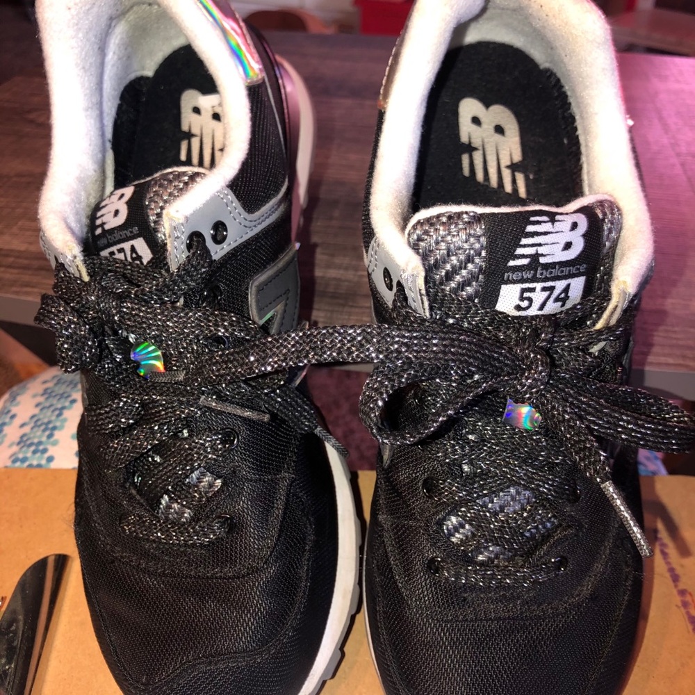 NEW BALANCE 574.. EUC.. SIZE 8 WOMEN